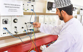 Private sector urged to support scientific research in Oman