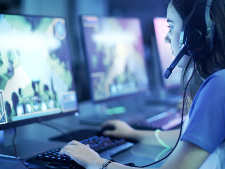 women gamers