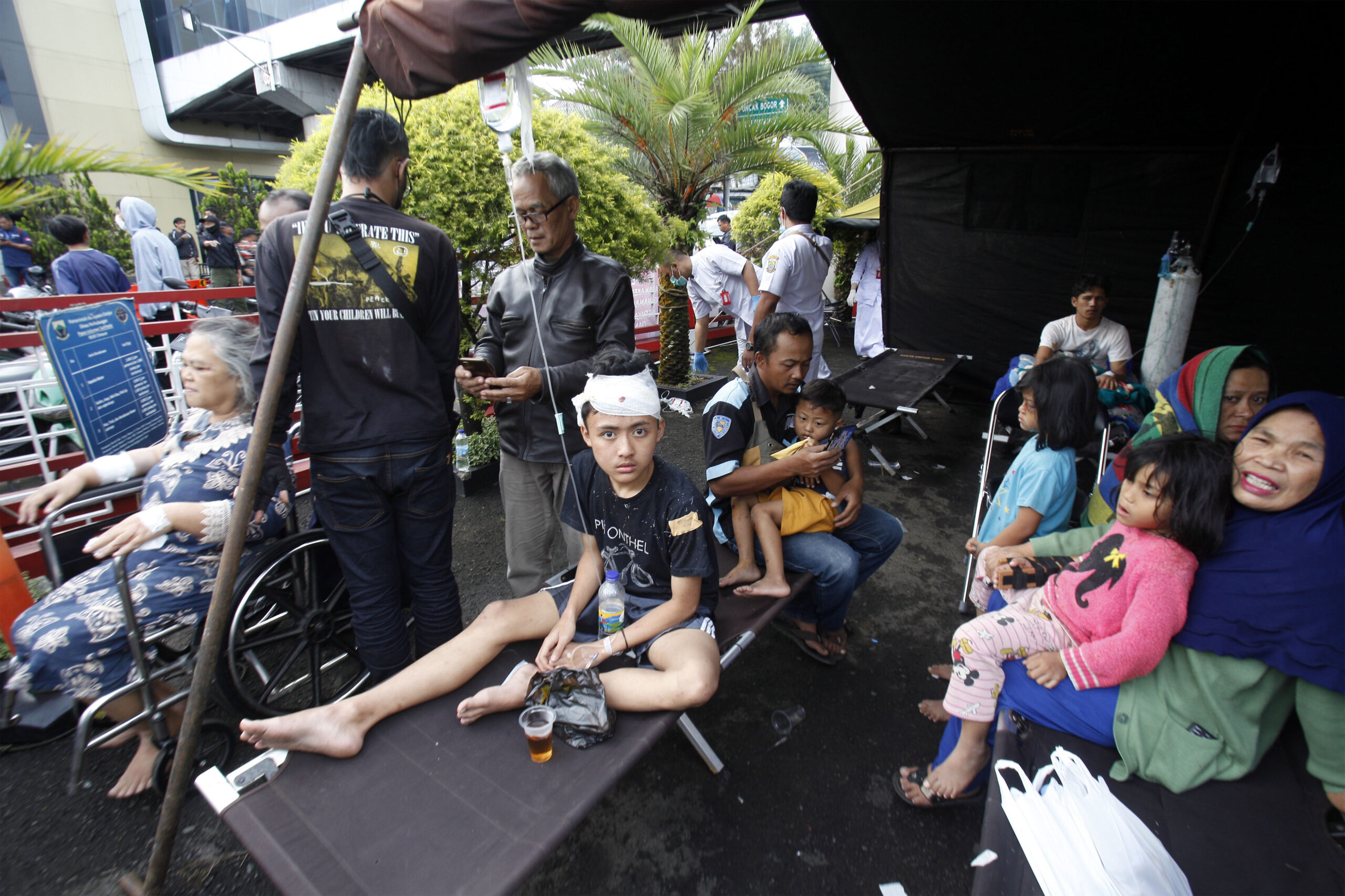 Fifty-six dead as quake shakes Indonesia’s Java island | Muscat Daily ...