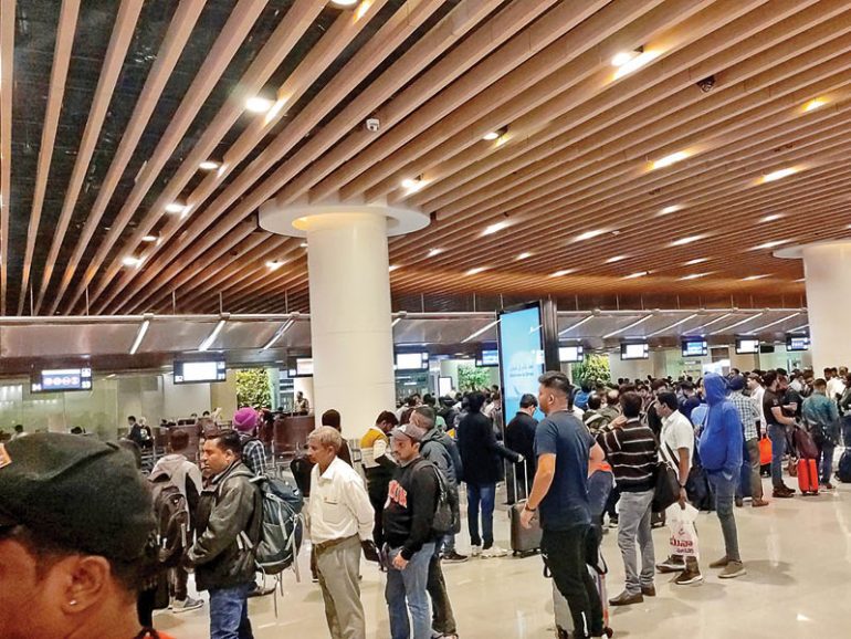 Long queues at Muscat airport: Solution available but non-functional