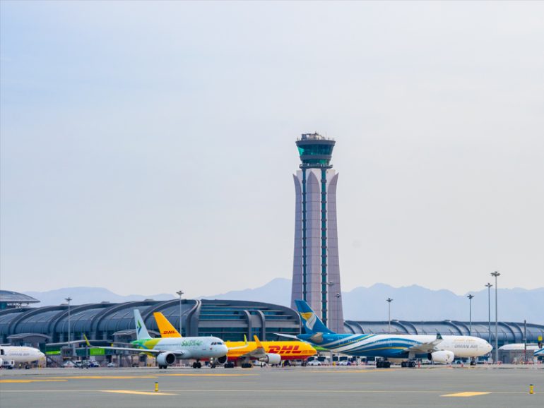 Passenger numbers up 21.6% in Omani airports; revenues of star hotels up 17%