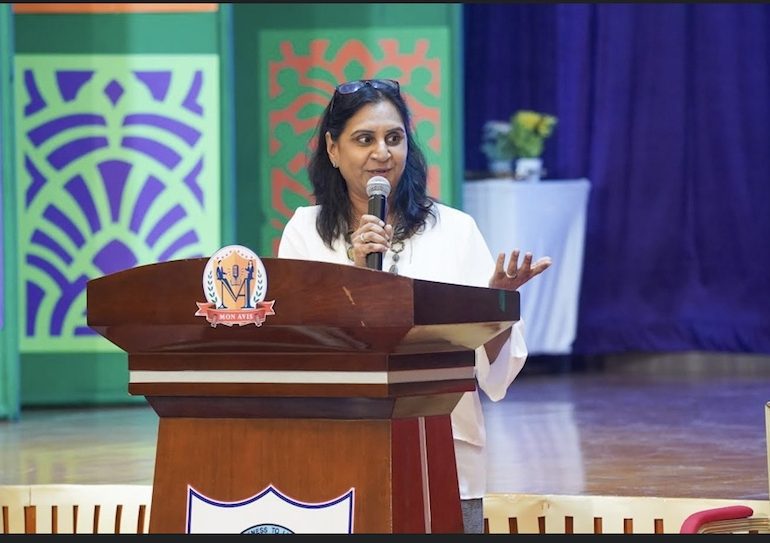 role of indian women in oman