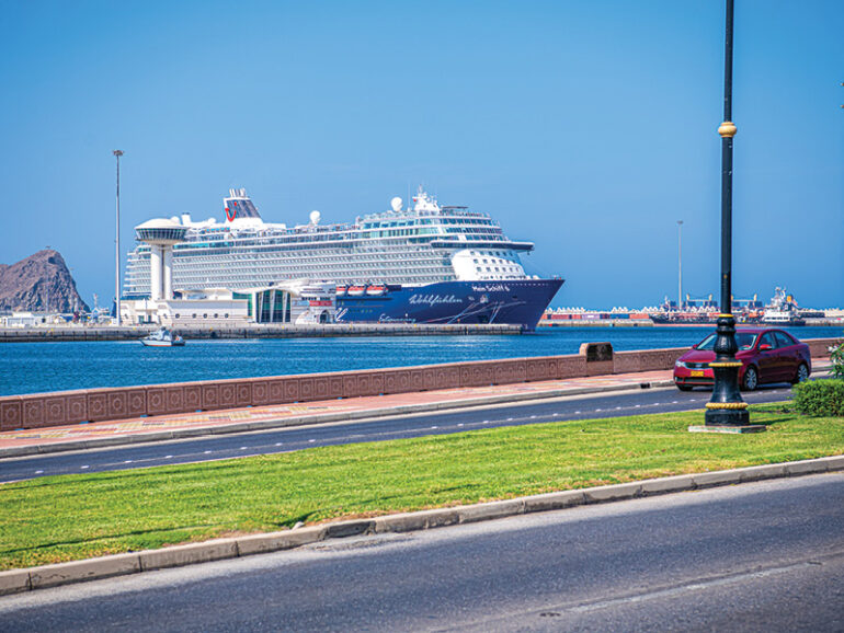 Excitement in Muttrah corniche over new visa for cruise tourists