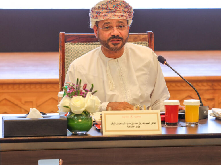 Sayyid Badr meets with envoys, presents ideas to confront regional challenges