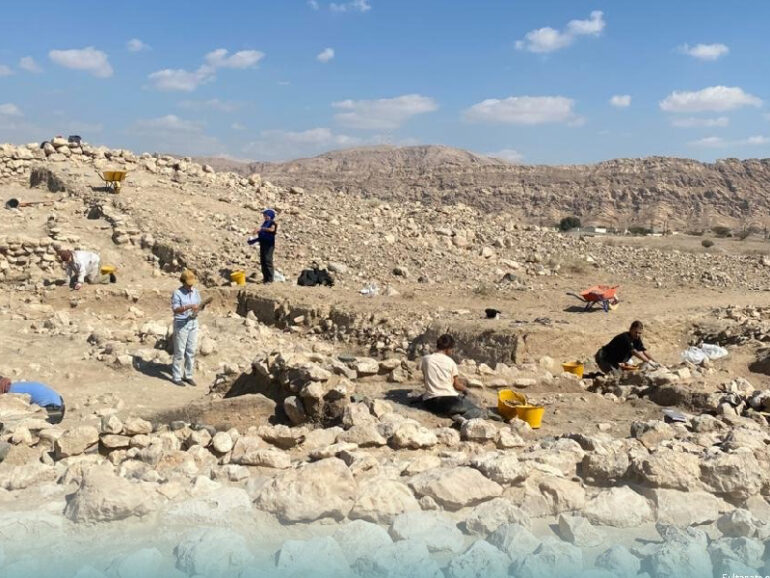 Rare bird-shaped pottery from 3rd millennium BC found in Dhank, Oman