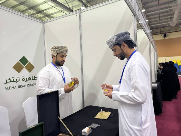Dhahirah forum showcases local talent
