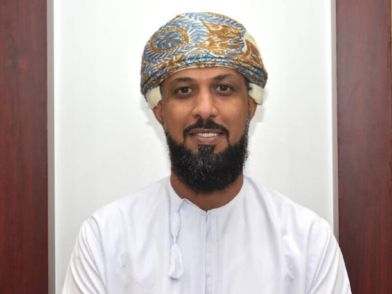 Awfi Oman’s social development ministry trains employees in sign language