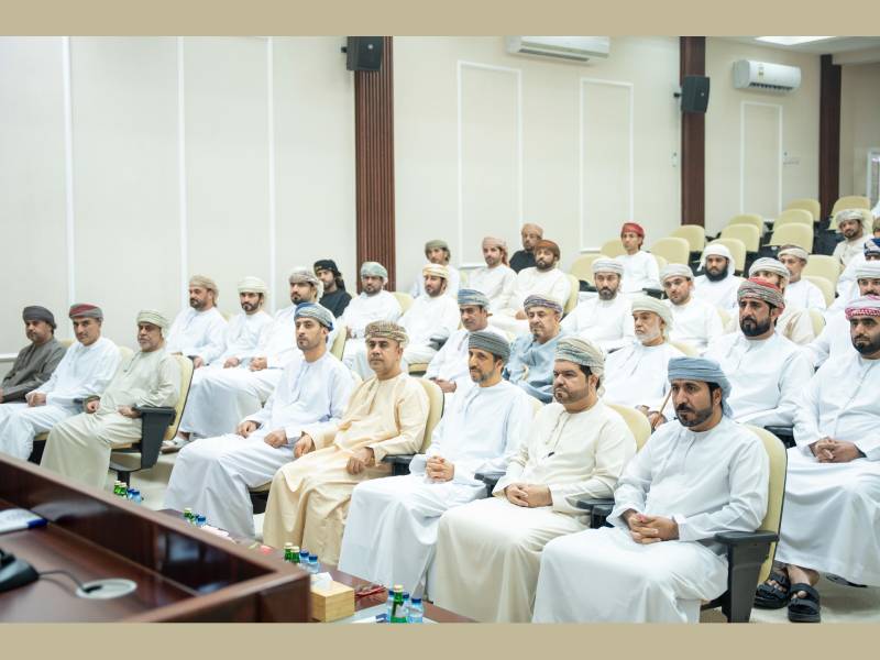Oman’s chamber of commerce hosts talks on civic councils’ role