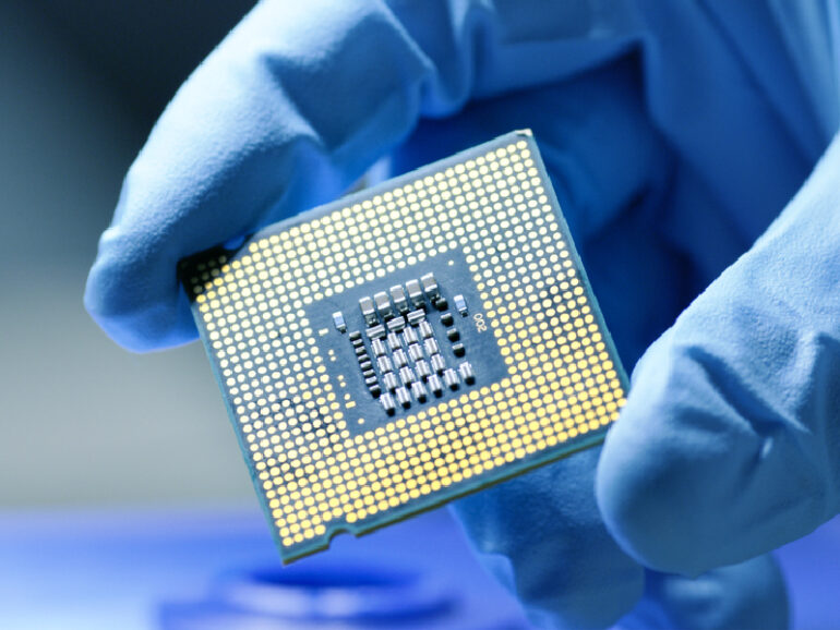 Oman to have centre of excellence for semiconductors
