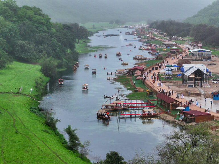 Khareef tourism drives record air traffic to Dhofar: CAA