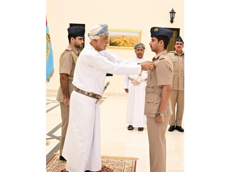 Deputy PM for Defence Affairs pins flying wings for RAFO graduates