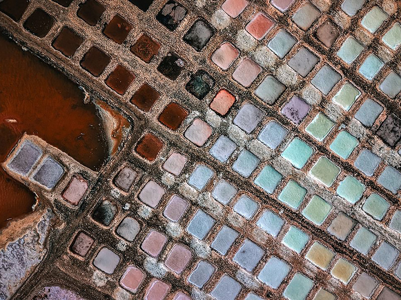 Omani photographer documents timeless beauty of Quriyat’s salt creek