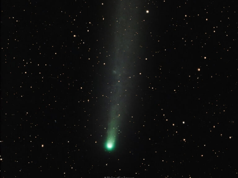 Rare 1,200-year comet spotted and photographed over Oman