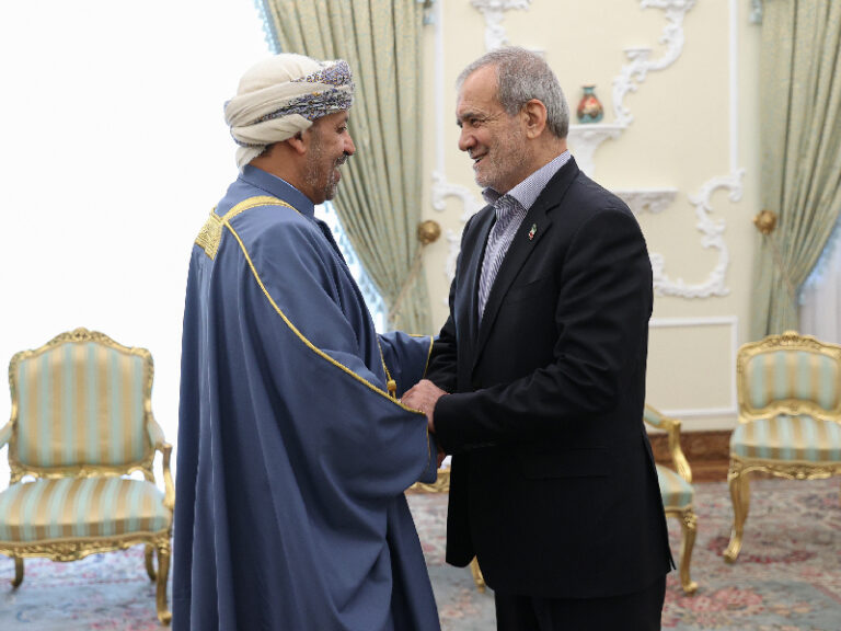 Oman's Interior Minister meets Iranian President in Tehran