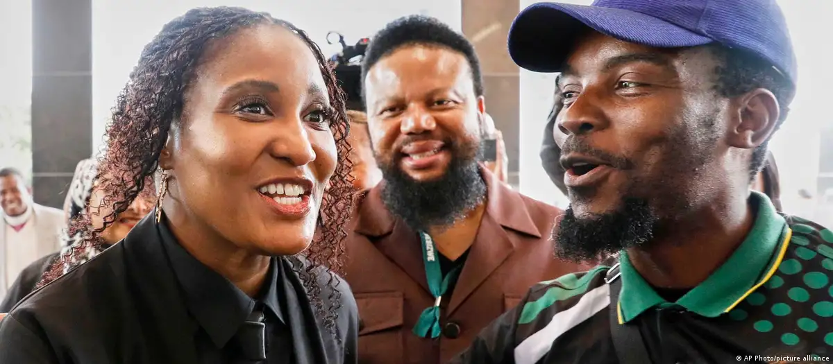 South African police probe links between Zuma’s daughter and Ukraine War