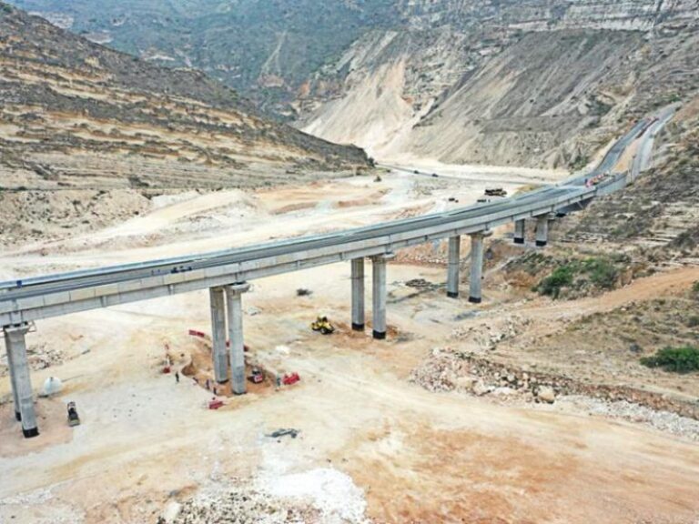 Muscat municipality renovates 12 bridges