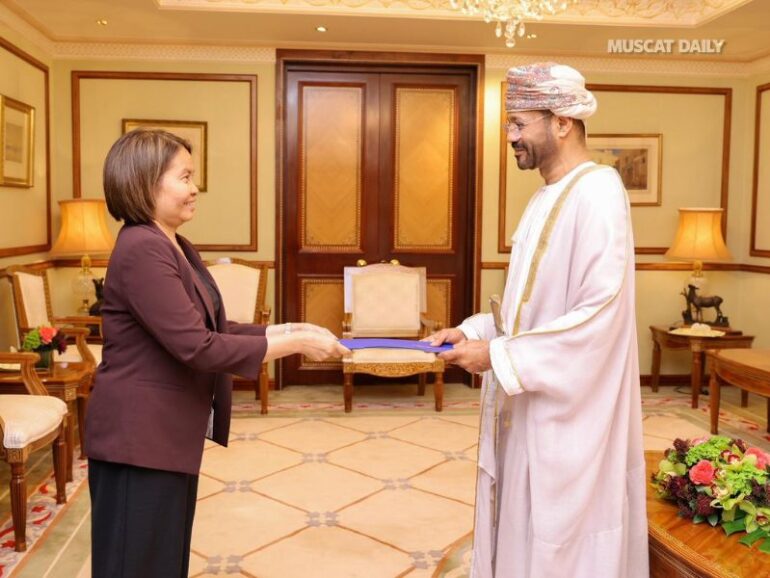 Sayyid Badr welcomes newly appointed ambassadors of Sri Lanka and Philippines
