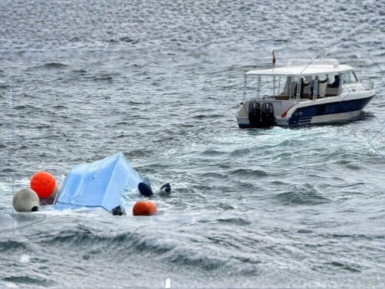 Three dead and two injured as tourist boat overturns