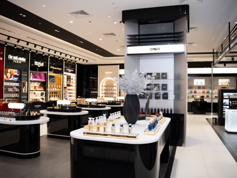 Capital Store hosts exclusive signature event at Oman Avenues Mall