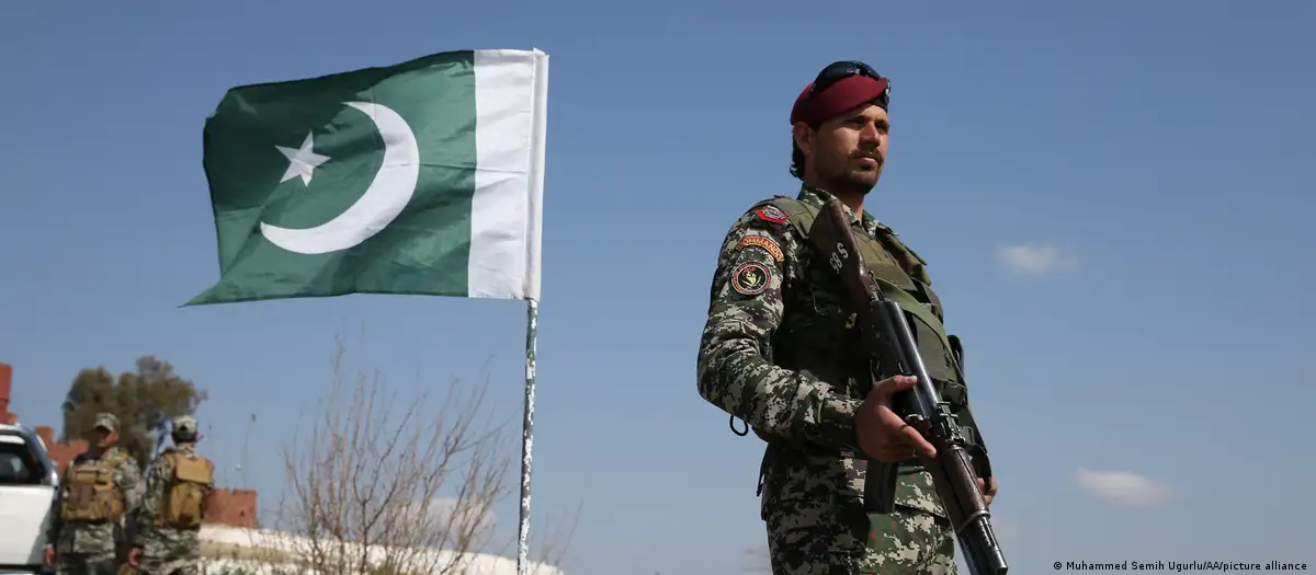 Pakistan strikes ‘militant hideouts’ along Afghan border