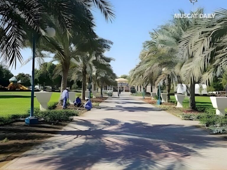temporary closure of Qurum and Amerat parks