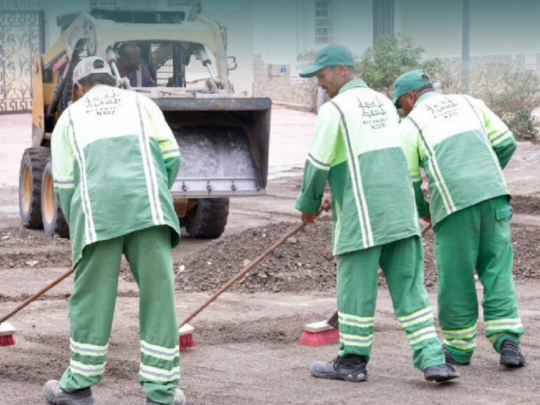Non-stop efforts by Muscat Municipality to maintain services during rain
