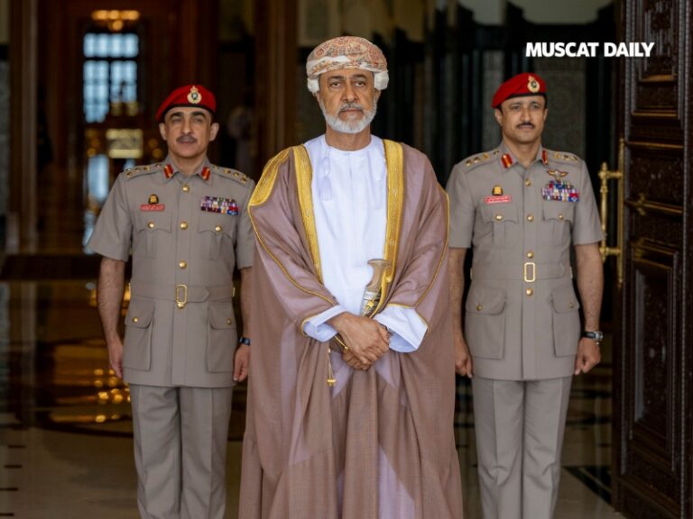 H M receives Iranian Foreign Minister to discuss regional peace