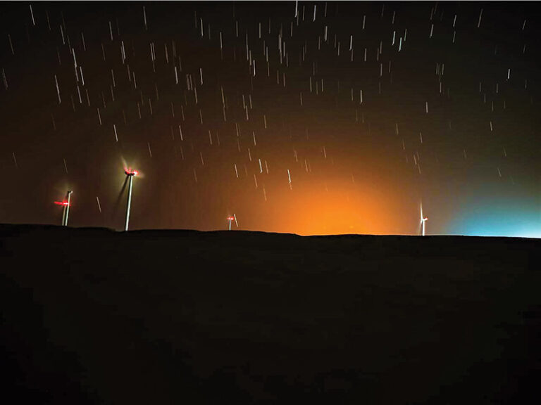 Astronomers capture rare comet over Dhofar