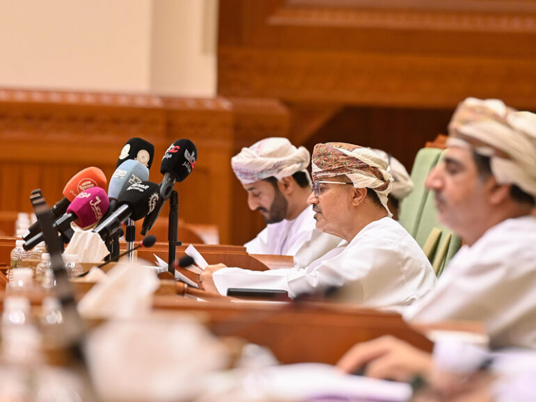 RO1.2bn road projects under way, minister tells Shura