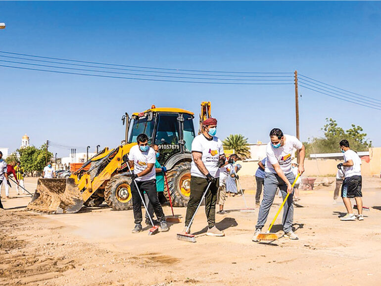 1,700 volunteers join clean-up drive in Dhahirah after rains