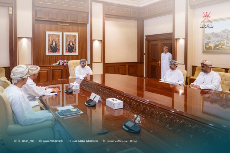 Sayyid Theyazin reviews fiscal performance, sustainability gains