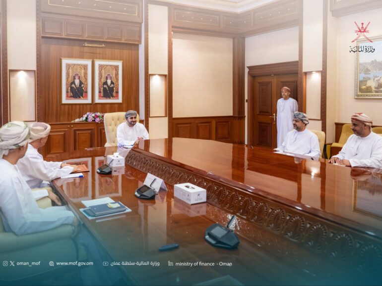 Sayyid Theyazin reviews fiscal performance, sustainability gains