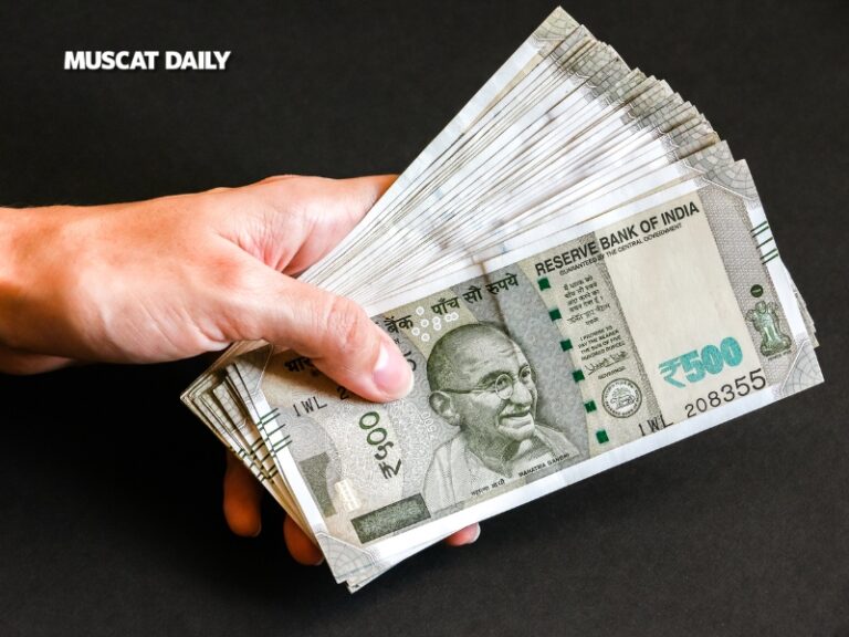 Indian Rupee falls record low as RO1 exceeds 251 INR
