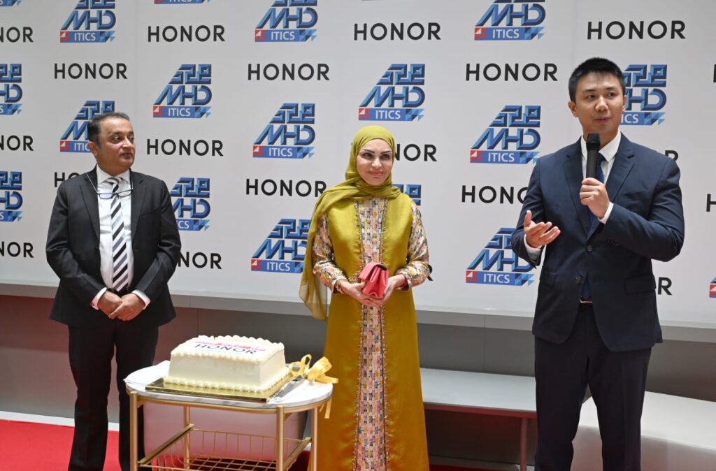 MHD-ITICS and HONOR introduces new HONOR experience store