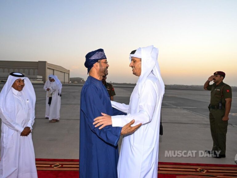 Foreign Minister welcomes Qatar Prime Minister in Muscat