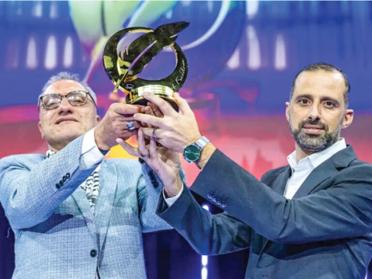 Gaza photojournalists receive WAN-IFRA Golden Pen of Freedom award