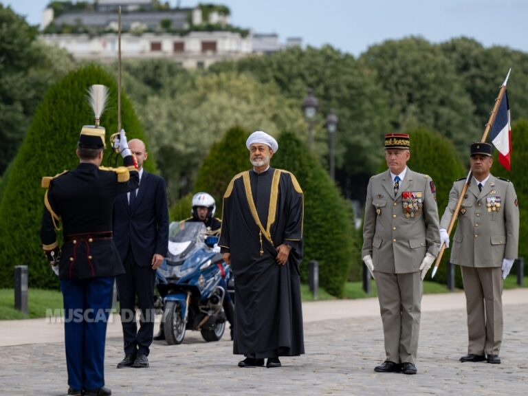 President Emmanuel Macron welcomes His Majesty the Sultan in France