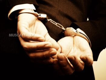 Two expats arrested for defrauding local shops