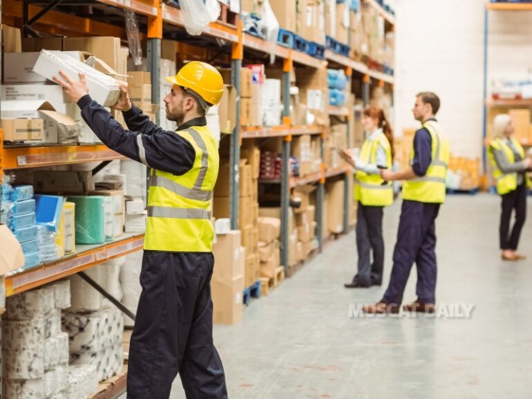 Muscat Municipality issues guidelines for safe storage at work sites