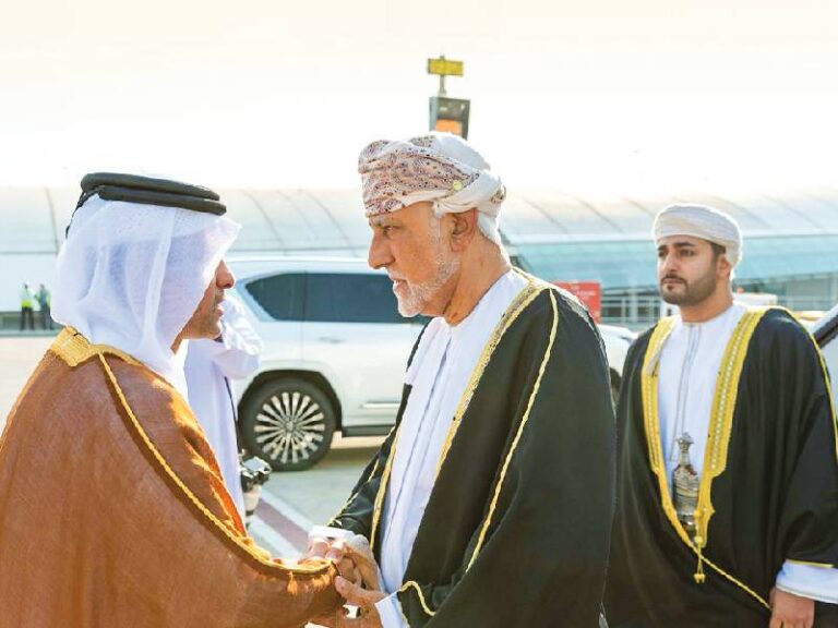 Oman delegation offers condolences to Qatar Emir