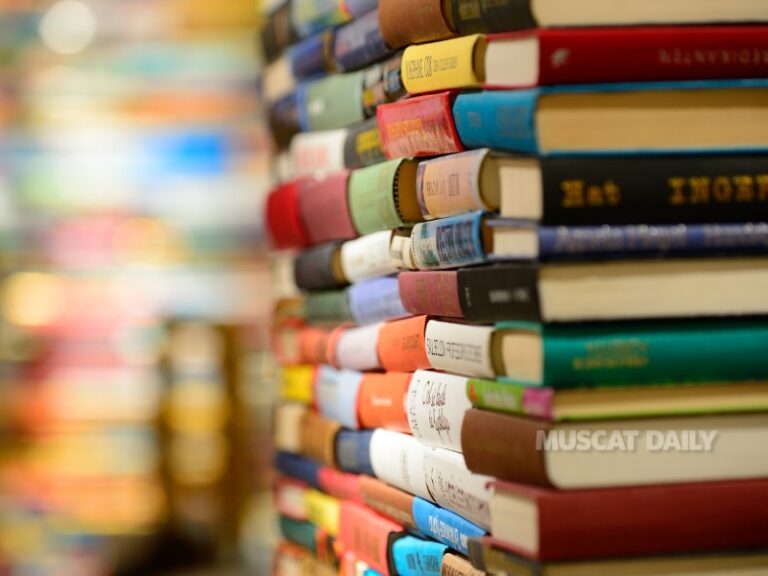 SQU kicks off used book fair in Muscat