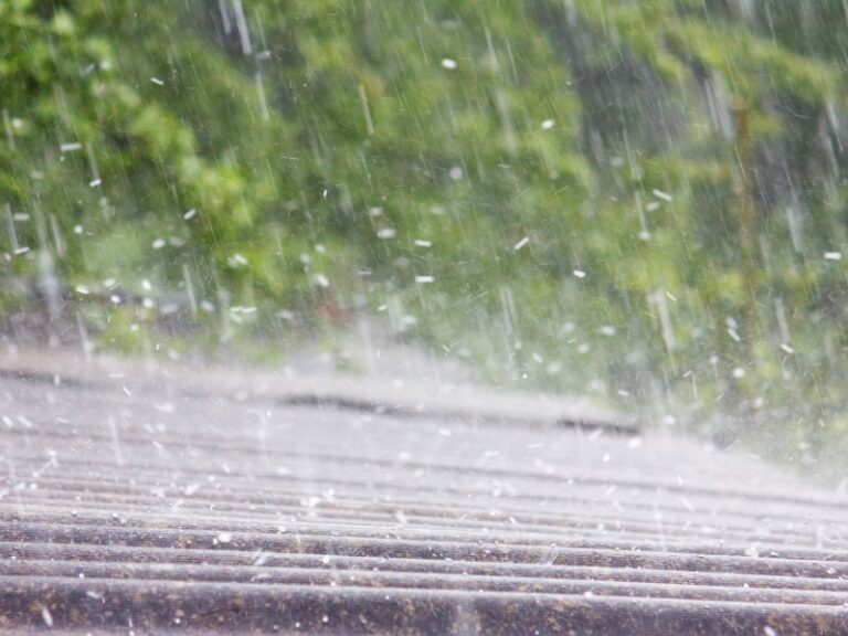 Heavy rain and hail expected in Al Hajar Mountains