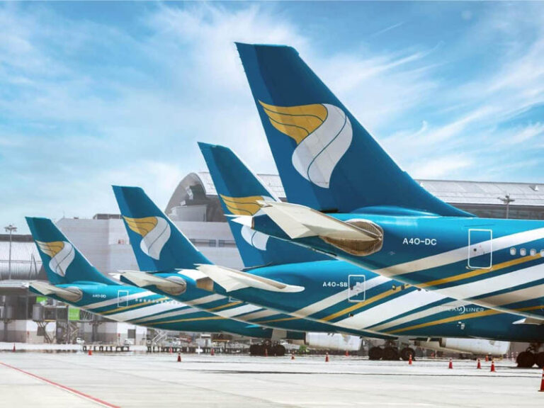 Oman Air flight delays and cancellations