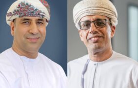 Oman Air CEO Nasser Al Sharji (L) and SalamAir CEO Yaqoob bin Saif Al Kiyumi