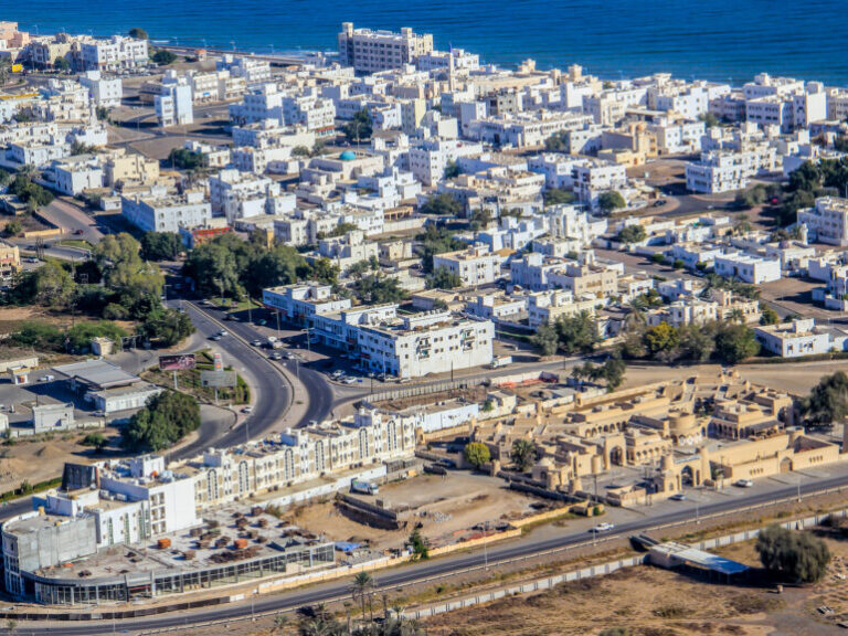Oman property rules for foreign buyers