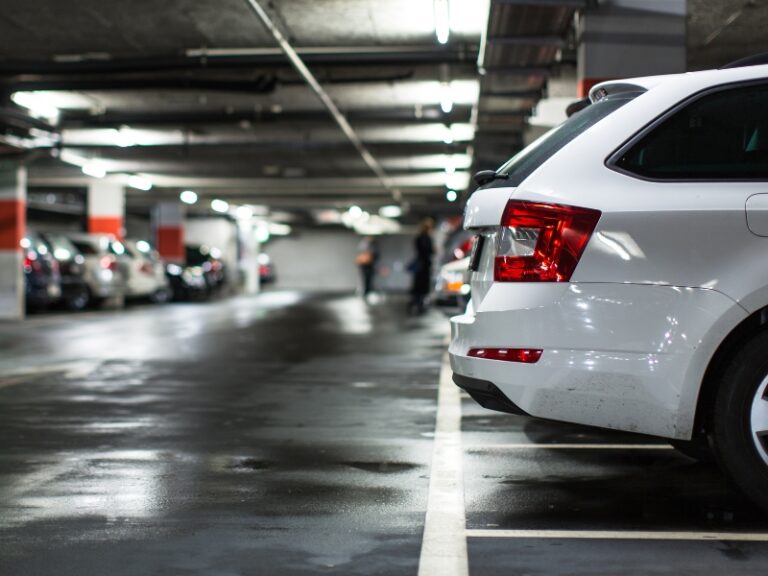 Travellers can park vehicles at Muscat Aiport for RO 3.200 per day