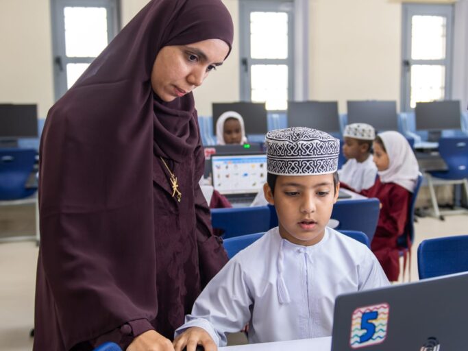 Oman welcomes 876,117 students for new academic year