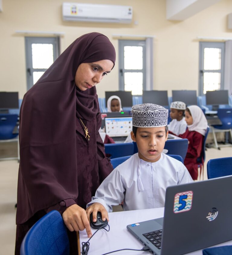Oman welcomes 876,117 students for new academic year