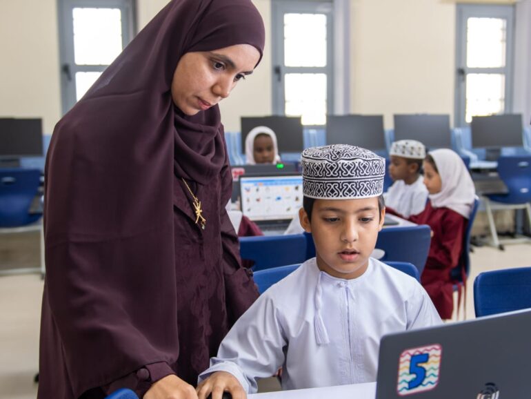 Oman welcomes 876,117 students for new academic year
