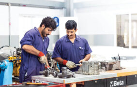 Oman vocational colleges development
